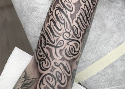 script tattoo zurich tattoo classic tattoo old school tattoo zurich schriftzug tattoo