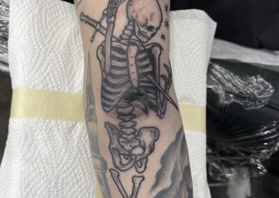 black grey tattoo , family tattoo, tattoo studio zürich, graphic tattoo, linework tattoo